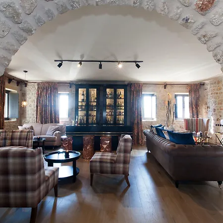 Alistos Hotel