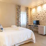 Alistos Hotel