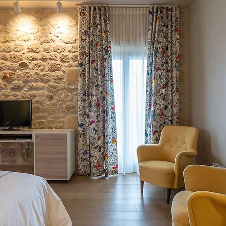 Alistos Гитион